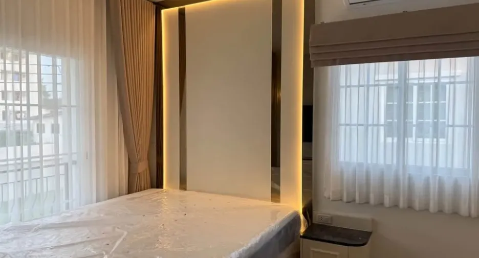 For rent 4 bedrooms house in Mueang Samut Prakan, Samut Prakan