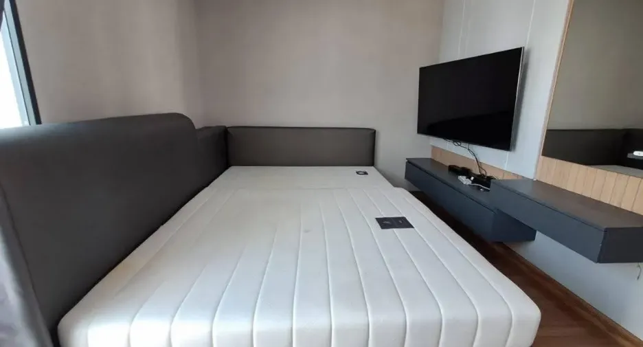 For rent 4 bedrooms townhouse in Bang Kapi, Bangkok