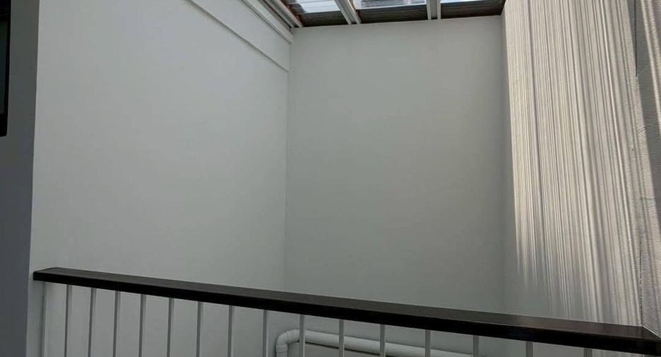 For sale 4 bedrooms house in Phra Khanong, Bangkok