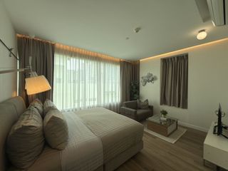 For rent 3 bedrooms condo in Khlong Toei, Bangkok