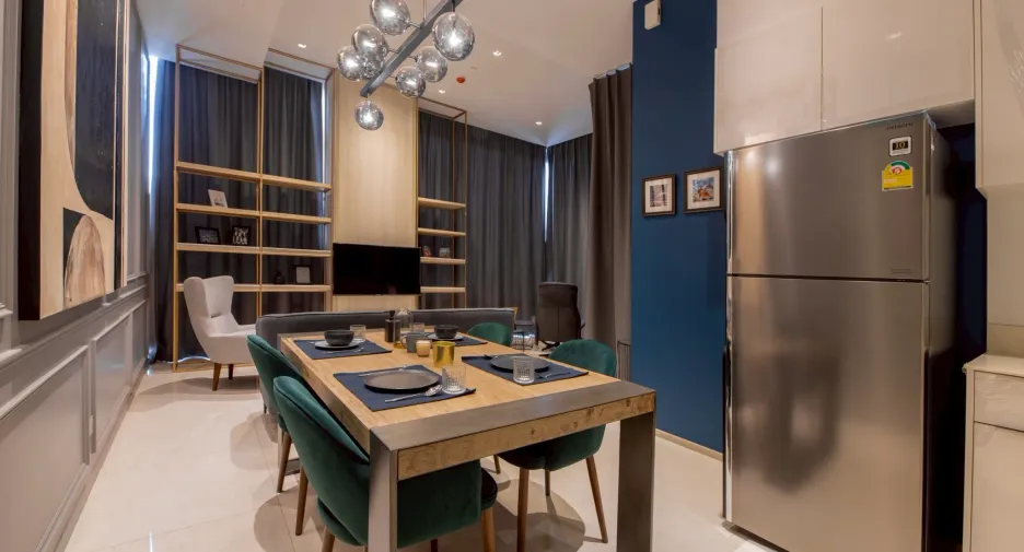 For rent 2 bedrooms condo in Bang Rak, Bangkok