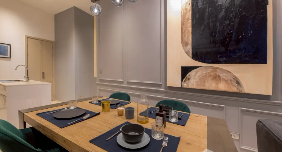 For rent 2 bedrooms condo in Bang Rak, Bangkok