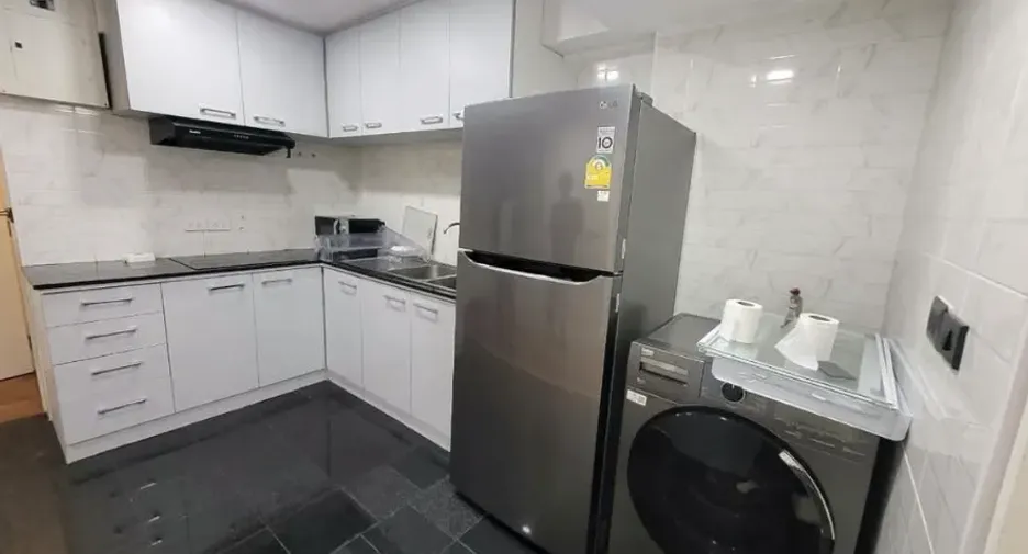 For rent 2 bedrooms condo in Khlong Toei, Bangkok