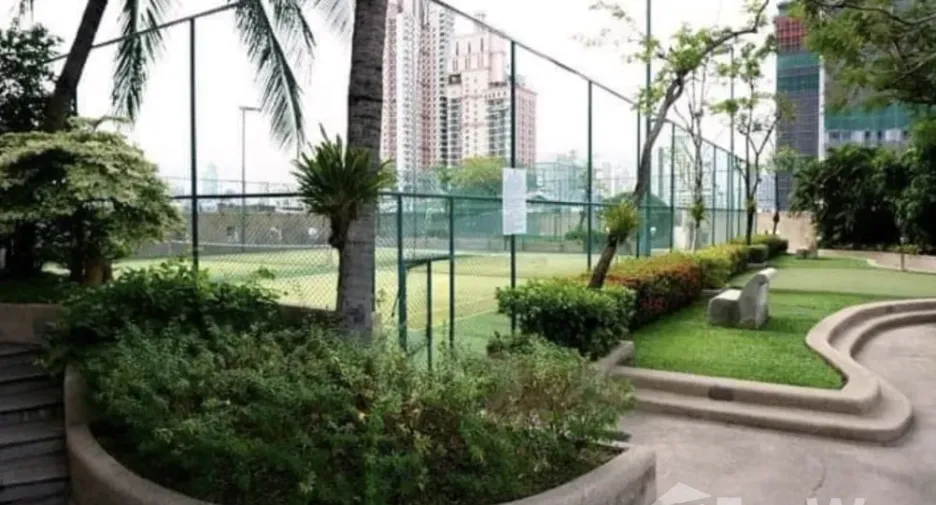 For rent 2 bedrooms condo in Khlong Toei, Bangkok