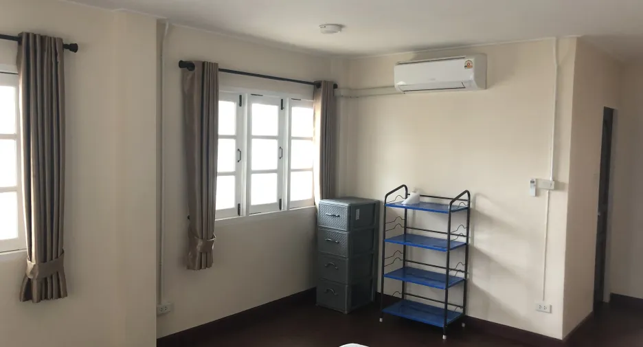 For rent 2 bedrooms townhouse in Mueang Chiang Mai, Chiang Mai