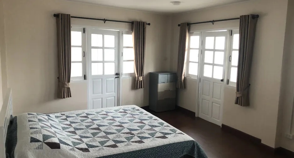 For rent 2 bedrooms townhouse in Mueang Chiang Mai, Chiang Mai