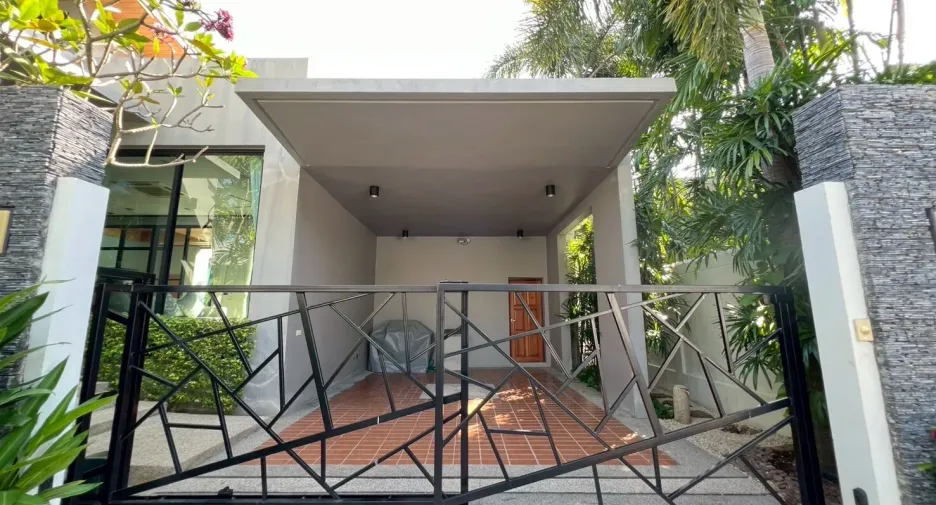 For rent 2 bedrooms villa in Mueang Phuket, Phuket