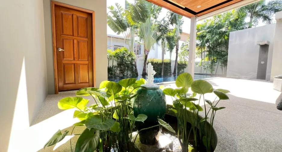 For rent 2 bedrooms villa in Mueang Phuket, Phuket