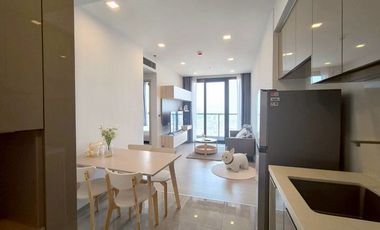 À louer 2 chambres condo à Huai Khwang, Bangkok