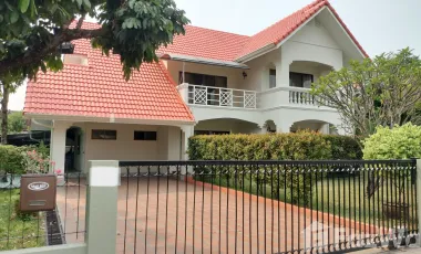 For sale 4 bedrooms house in Mueang Chiang Mai, Chiang Mai