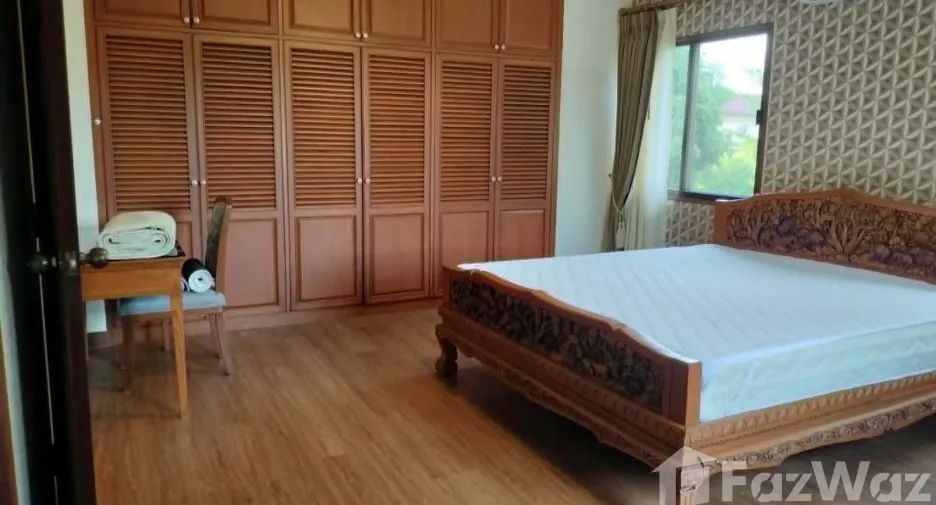 For sale 4 bedrooms house in Mueang Chiang Mai, Chiang Mai
