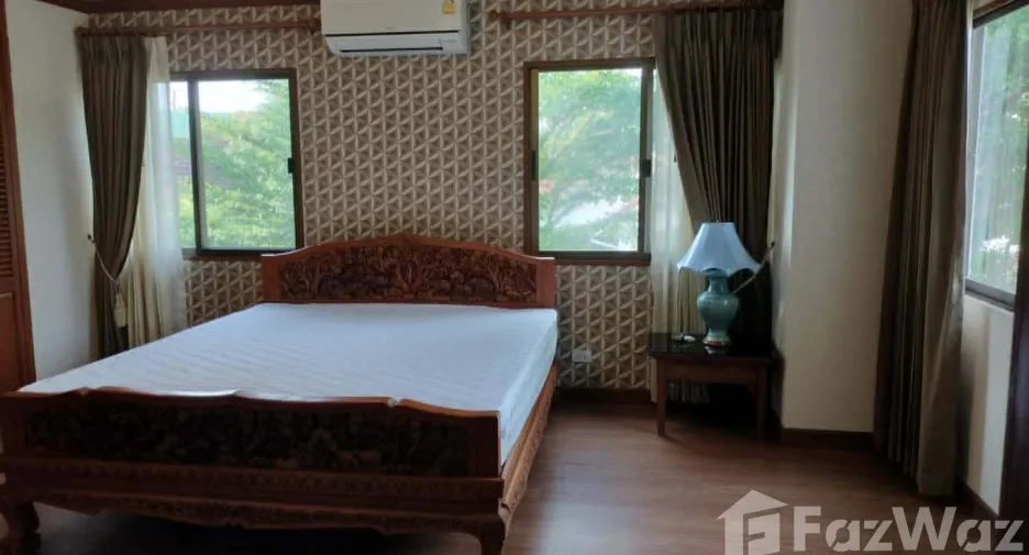For sale 4 bedrooms house in Mueang Chiang Mai, Chiang Mai