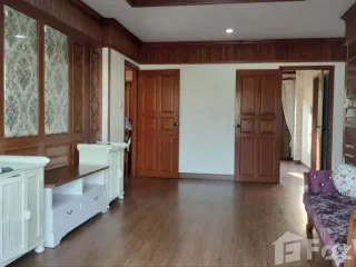 For sale 4 bedrooms house in Mueang Chiang Mai, Chiang Mai
