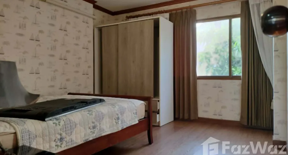 For sale 4 bedrooms house in Mueang Chiang Mai, Chiang Mai