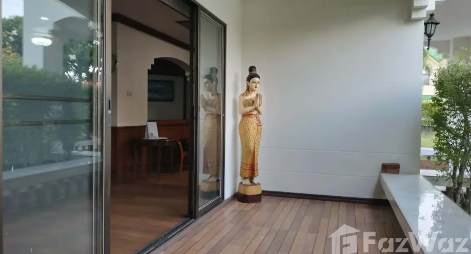 For sale 4 bedrooms house in Mueang Chiang Mai, Chiang Mai