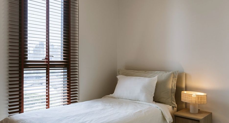 For rent 2 bedrooms condo in Khlong Toei, Bangkok