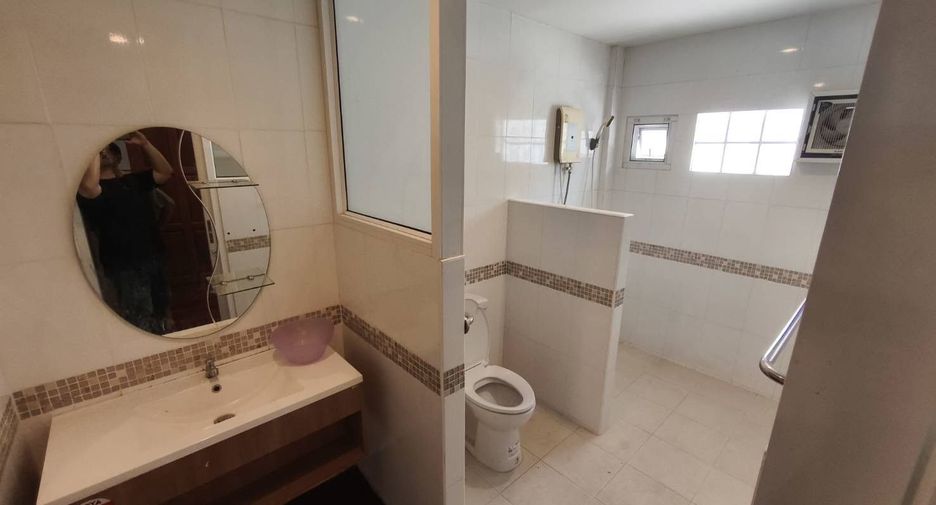 For sale 6 bedrooms retail Space in Mueang Chiang Mai, Chiang Mai