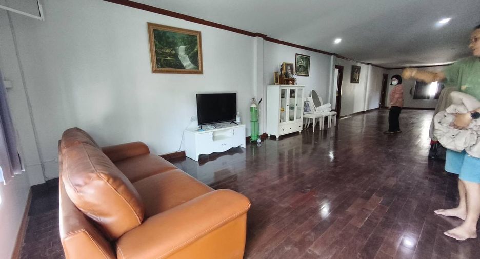For sale 6 bedrooms retail Space in Mueang Chiang Mai, Chiang Mai