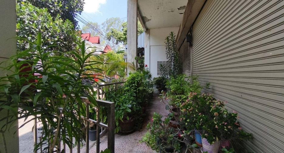For sale 6 bedrooms retail Space in Mueang Chiang Mai, Chiang Mai