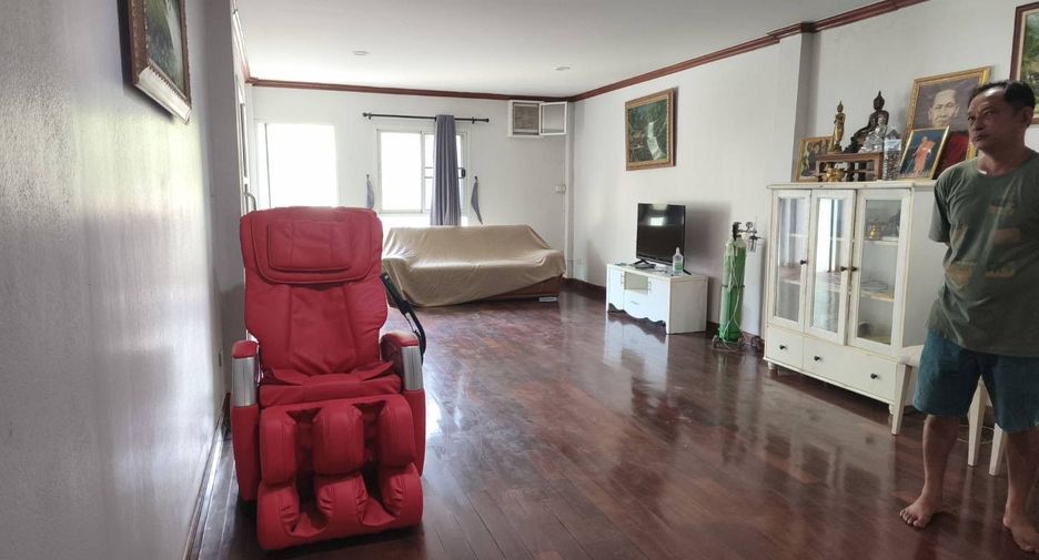 For sale 6 bedrooms retail Space in Mueang Chiang Mai, Chiang Mai