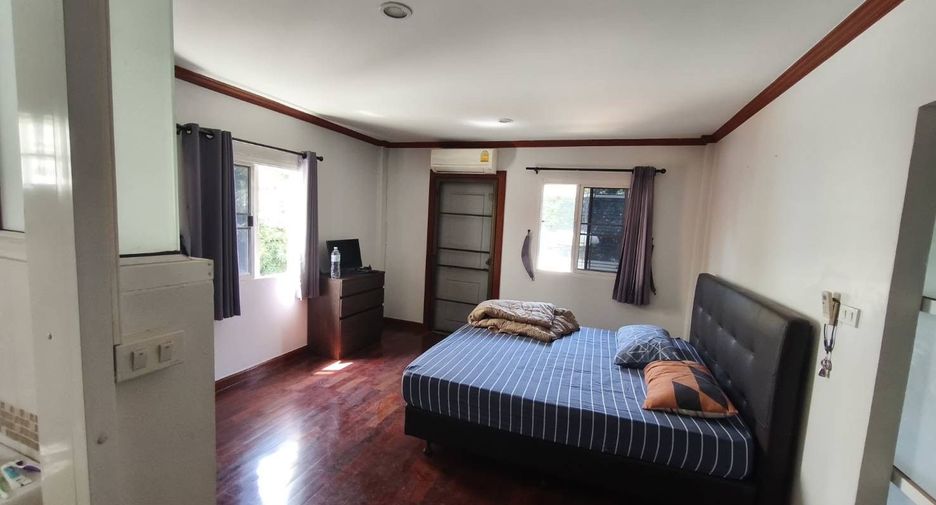 For sale 6 bedrooms retail Space in Mueang Chiang Mai, Chiang Mai