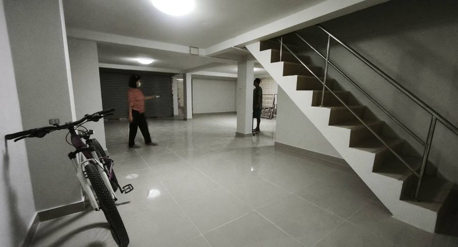 For sale 6 bedrooms retail Space in Mueang Chiang Mai, Chiang Mai