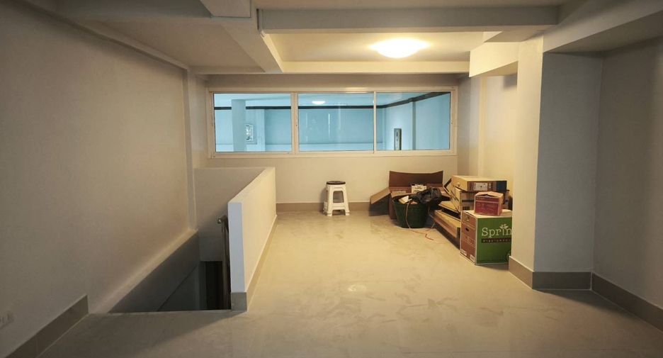 For sale 6 bedrooms retail Space in Mueang Chiang Mai, Chiang Mai