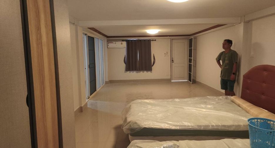 For sale 6 bedrooms retail Space in Mueang Chiang Mai, Chiang Mai