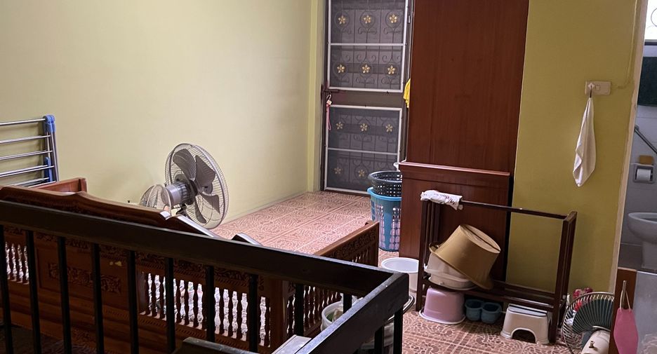 For sale 2 bedrooms townhouse in Phra Nakhon, Bangkok