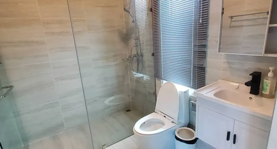 For rent and for sale 4 bedrooms villa in Hua Hin, Prachuap Khiri Khan