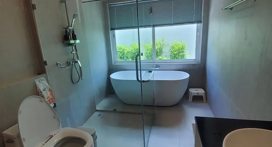 For rent and for sale 4 bedrooms villa in Hua Hin, Prachuap Khiri Khan