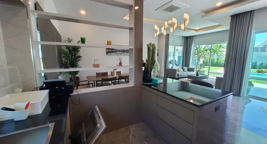 For rent and for sale 4 bedrooms villa in Hua Hin, Prachuap Khiri Khan