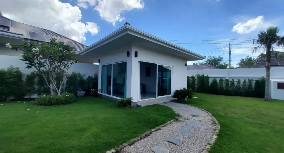 For rent and for sale 4 bedrooms villa in Hua Hin, Prachuap Khiri Khan
