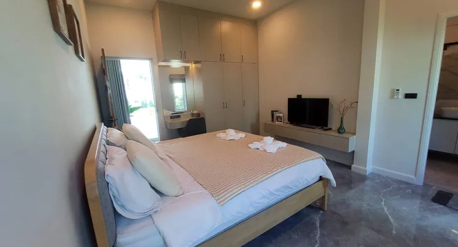 For rent and for sale 4 bedrooms villa in Hua Hin, Prachuap Khiri Khan