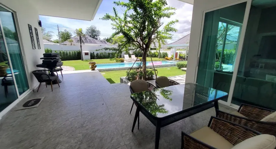For rent and for sale 4 bedrooms villa in Hua Hin, Prachuap Khiri Khan