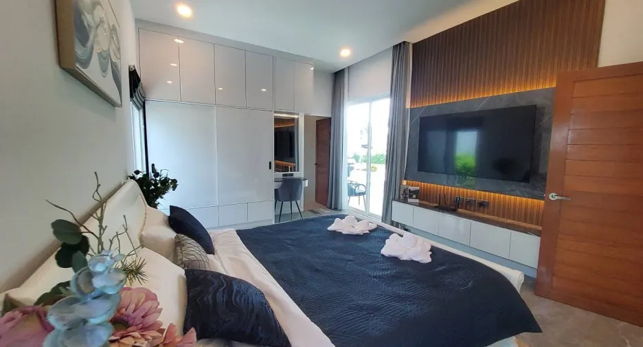 For rent and for sale 4 bedrooms villa in Hua Hin, Prachuap Khiri Khan