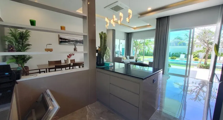 For rent and for sale 4 bedrooms villa in Hua Hin, Prachuap Khiri Khan