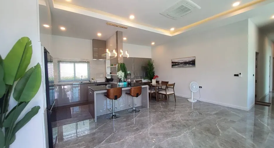 For rent and for sale 4 bedrooms villa in Hua Hin, Prachuap Khiri Khan