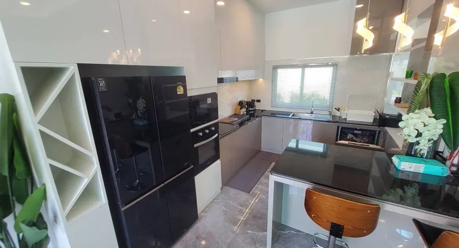 For rent and for sale 4 bedrooms villa in Hua Hin, Prachuap Khiri Khan