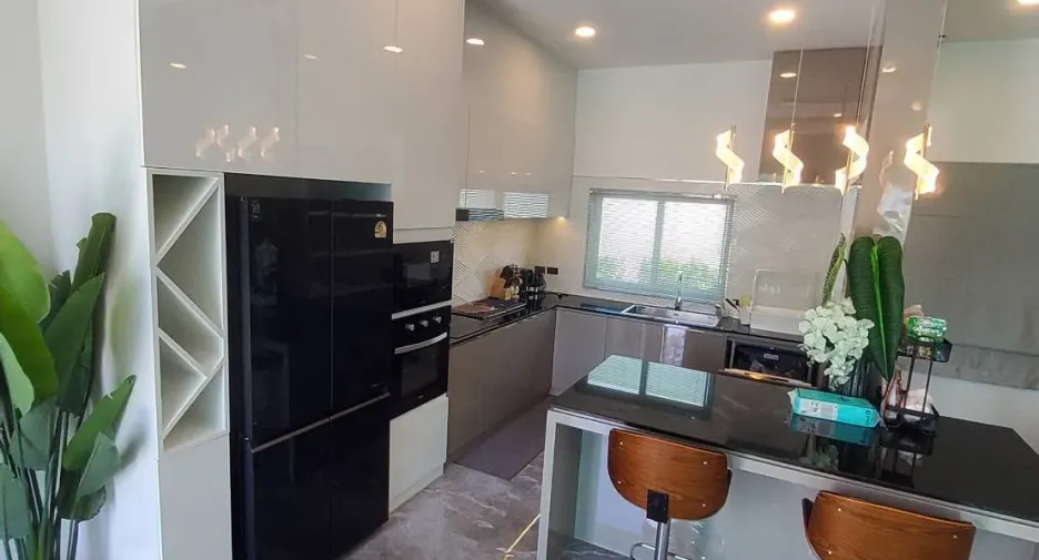 For rent and for sale 4 bedrooms villa in Hua Hin, Prachuap Khiri Khan