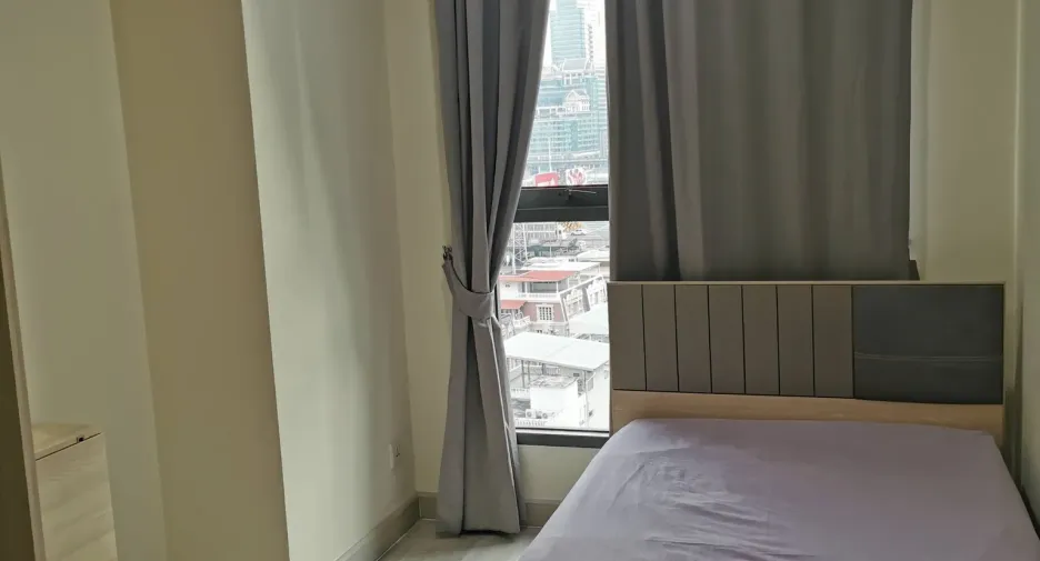 For rent 2 bedrooms condo in Huai Khwang, Bangkok