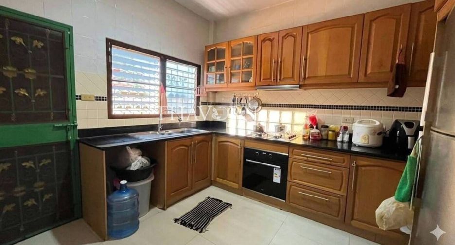 For sale 3 bedrooms house in East Pattaya, Pattaya
