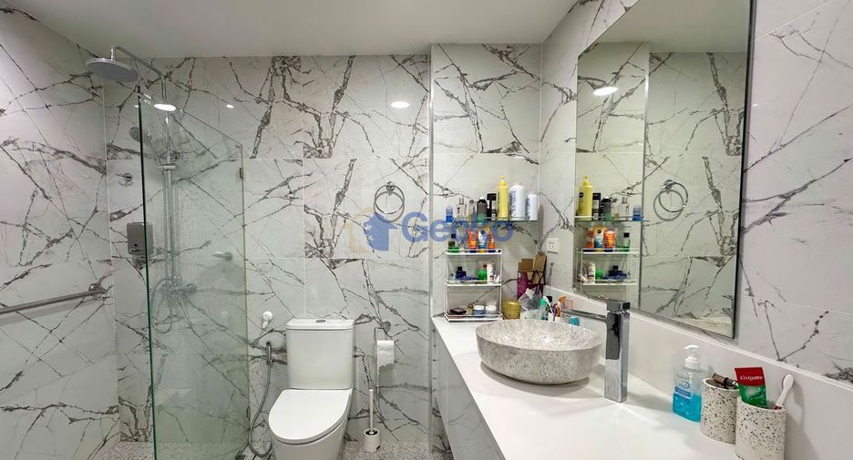 For sale 2 bedrooms condo in Pratumnak, Pattaya