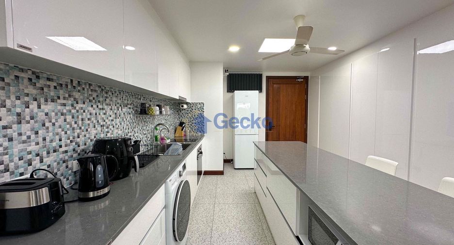 For sale 2 bedrooms condo in Pratumnak, Pattaya