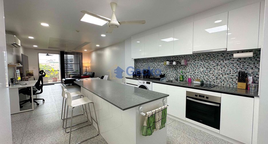 For sale 2 bedrooms condo in Pratumnak, Pattaya