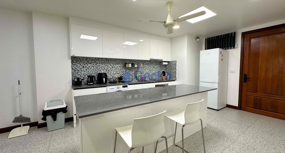 For sale 2 bedrooms condo in Pratumnak, Pattaya