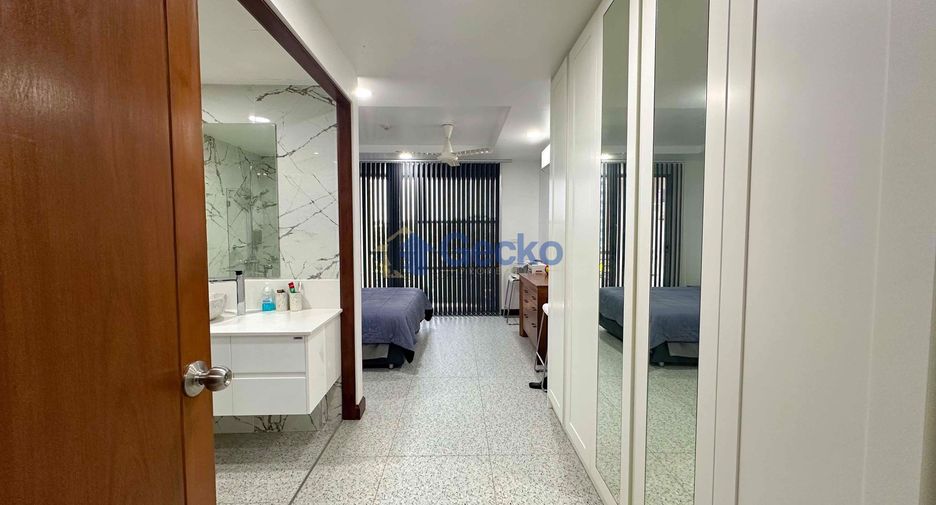 For sale 2 bedrooms condo in Pratumnak, Pattaya