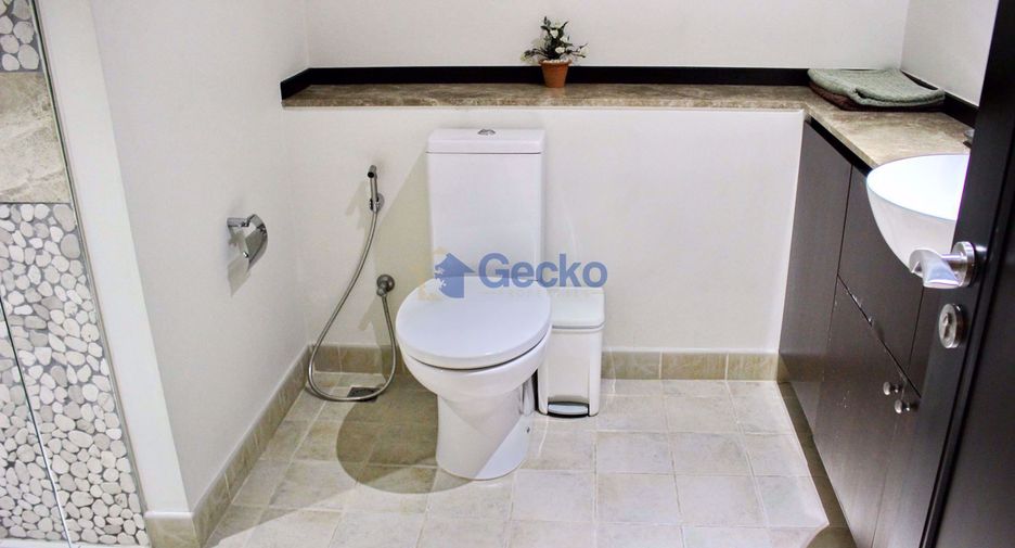For sale 1 bed condo in Central Pattaya, Pattaya
