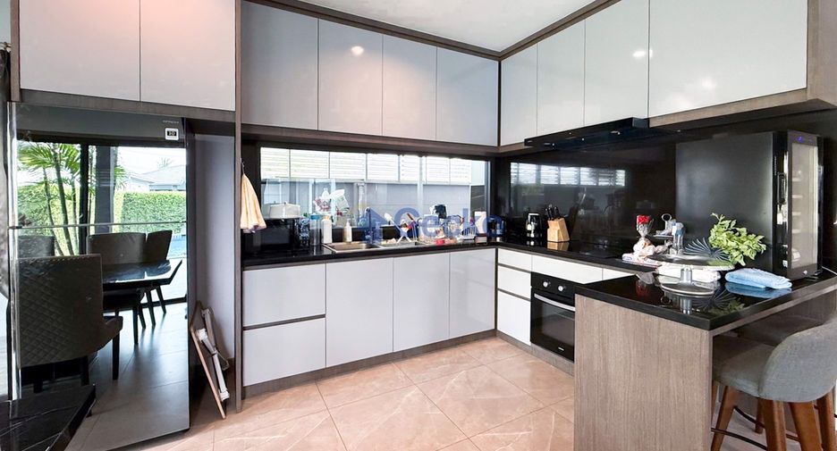 For rent and for sale 3 bedrooms house in Huay Yai, Pattaya