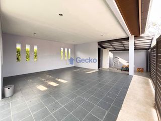 Haus zur Miete und zum Kauf mit 3 Zimmer in Bang Lamung, Chonburi
